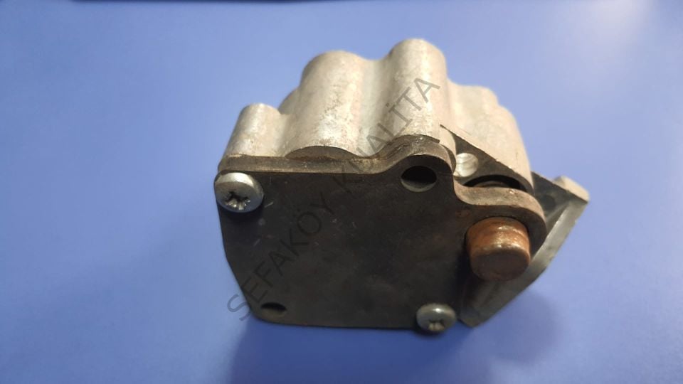 FORD TRANSİT 65/77  İNGİLİZ V4 YAĞ POMPASI   (ELDEN GEÇMESİ  LAZIM )