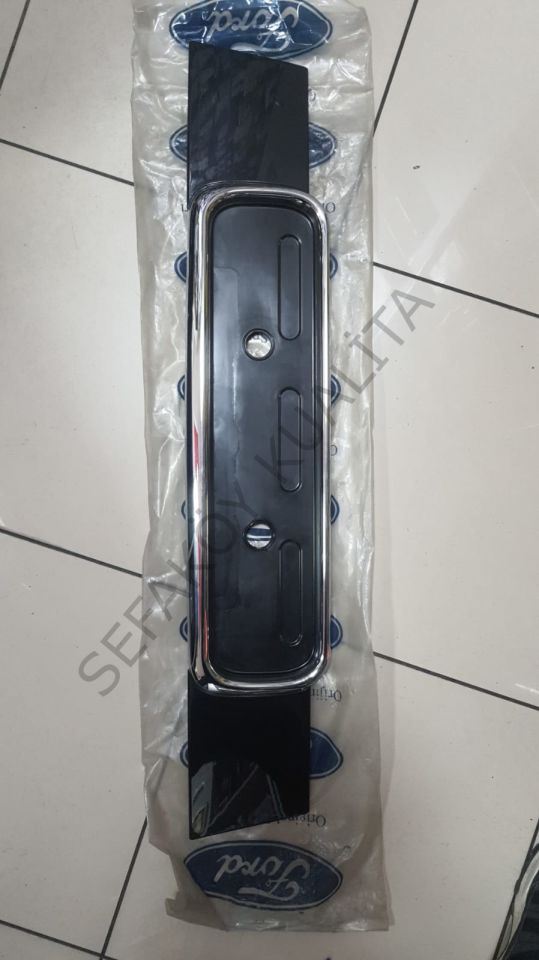escort 95 sedan arka plaka çerçevesi orjinal sıfır