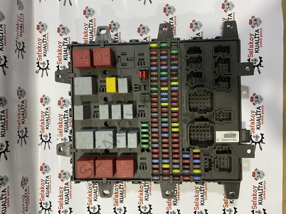 MAN DAF VOLVO RENAULT KAMYON SİGORTA KUTUSU 7421169993