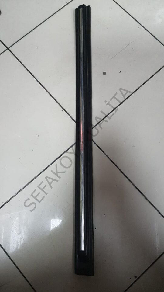 FORD TAUNUS ÖN KAPI KUŞAK SOL (SİYAH - NİKELEJ ÇITA)