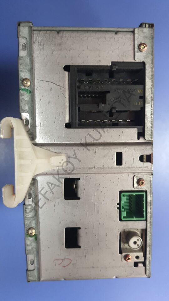 FORD KA  RADYO KASET ÇALAR